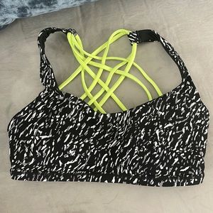 Lululemon Free to Be Bra